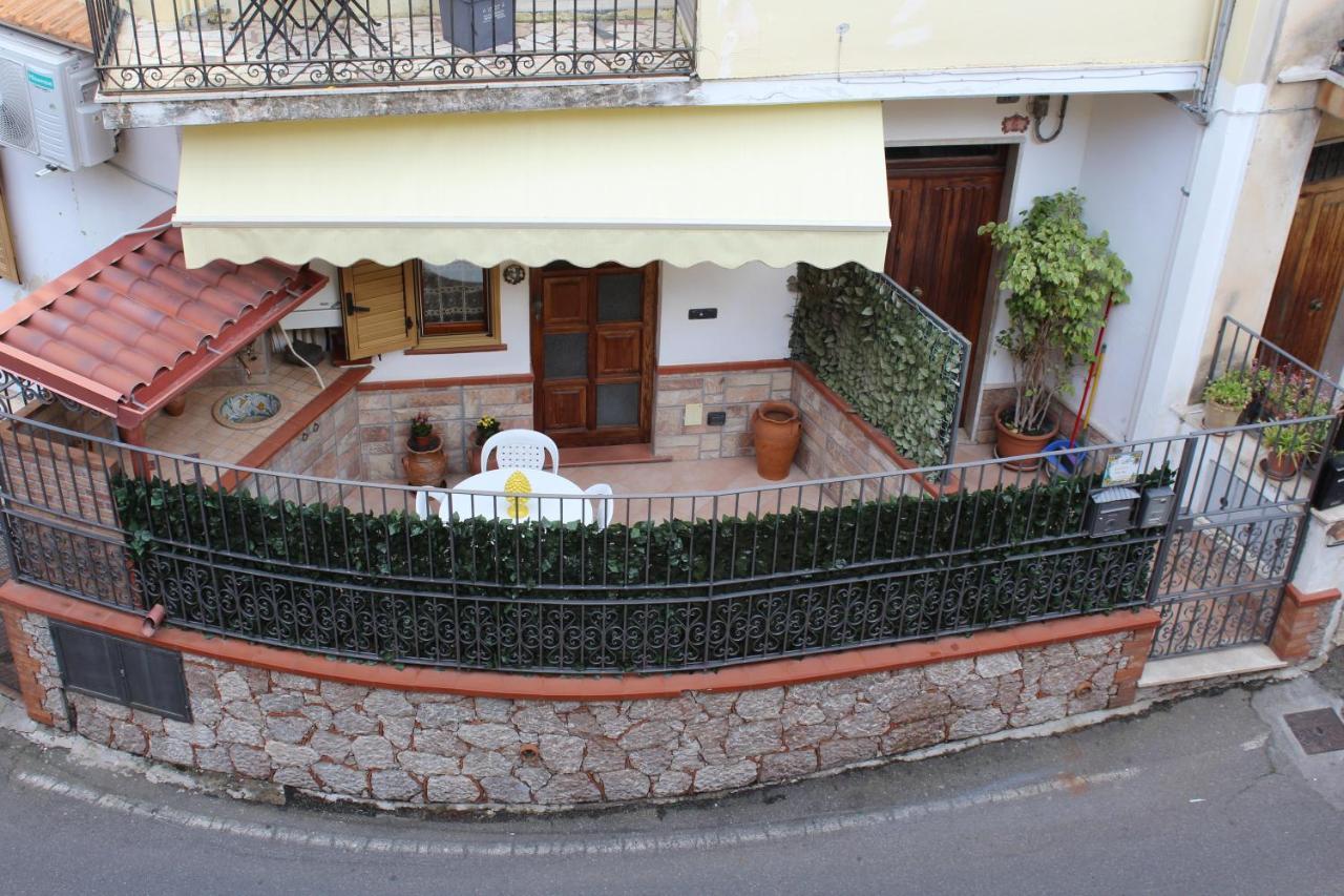 La Nina Apartment Taormina Bagian luar foto