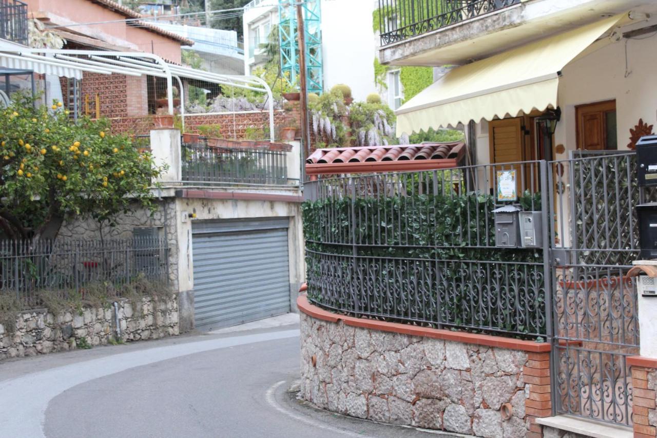 La Nina Apartment Taormina Bagian luar foto