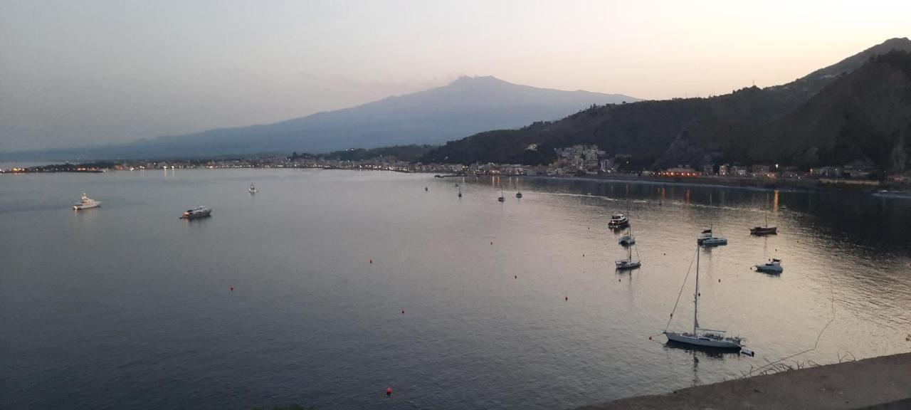 La Nina Apartment Taormina Bagian luar foto